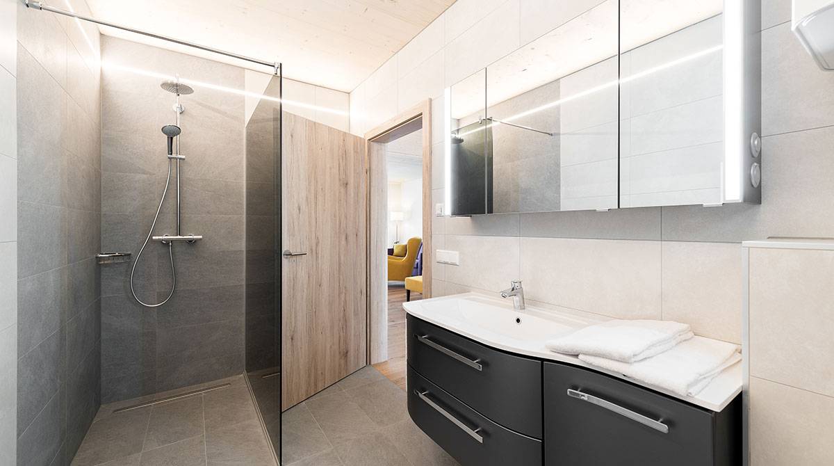 Modernes Badezimmer im Studio-Apartment hell und geräumig.zum Klopeiner See.