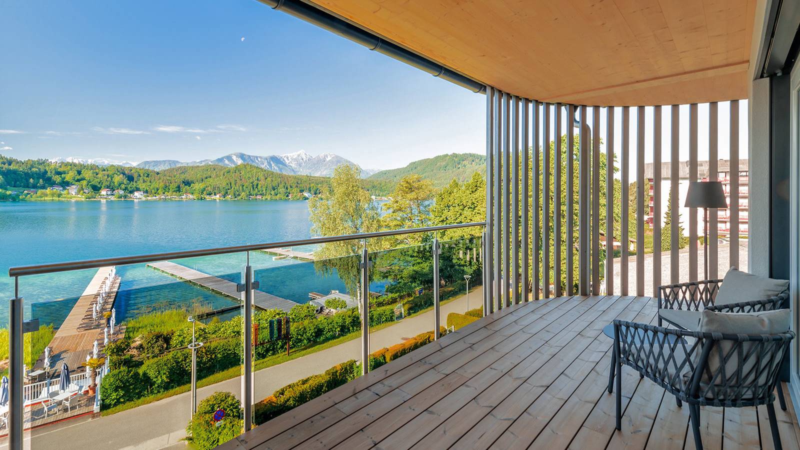 Sehr große Terrasse mit Blick auf den Klopeiner See.